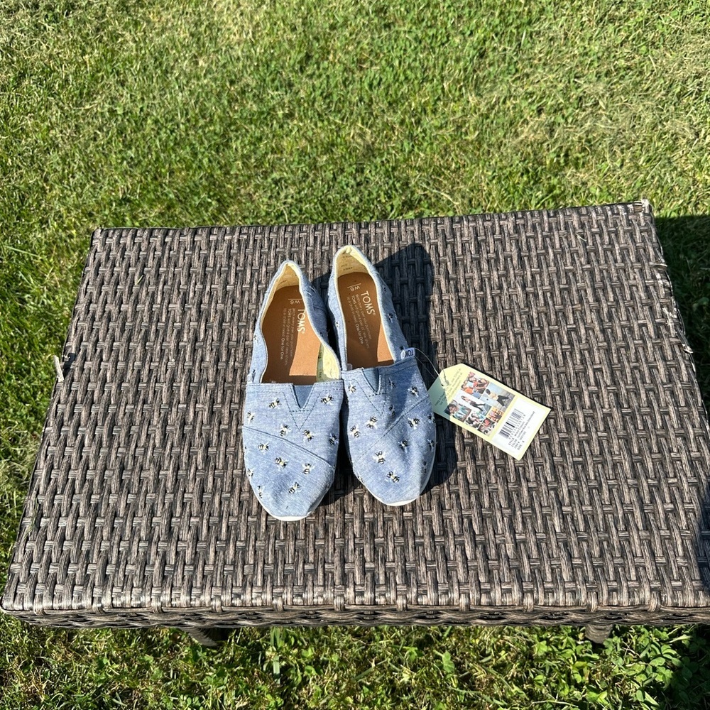 Toms Blue Casual Flats - Picture 2 of 5